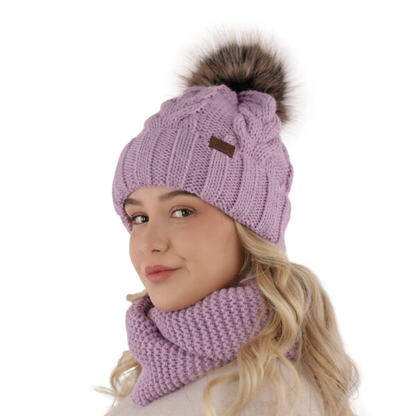 Зимний комплект для девочки: шапка и труба фиолетового цвета с помпоном Torina