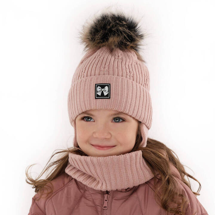 Зимний комплект для девочки: шапка и дымоход розового цвета с помпоном Kinia