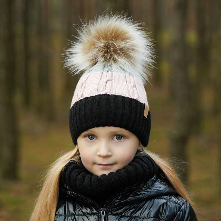 Зимний комплект для девочки: шапка и труба черного цвета с помпоном Carmelita